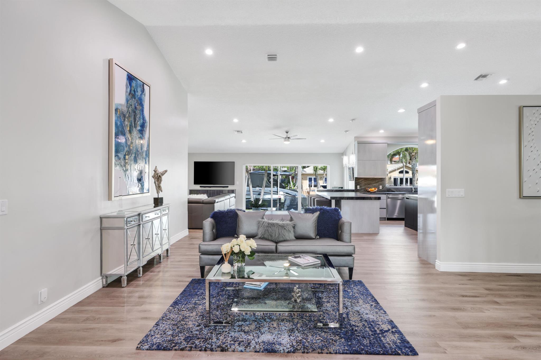 VENETIAN ISLES 3RD SEC - Residential