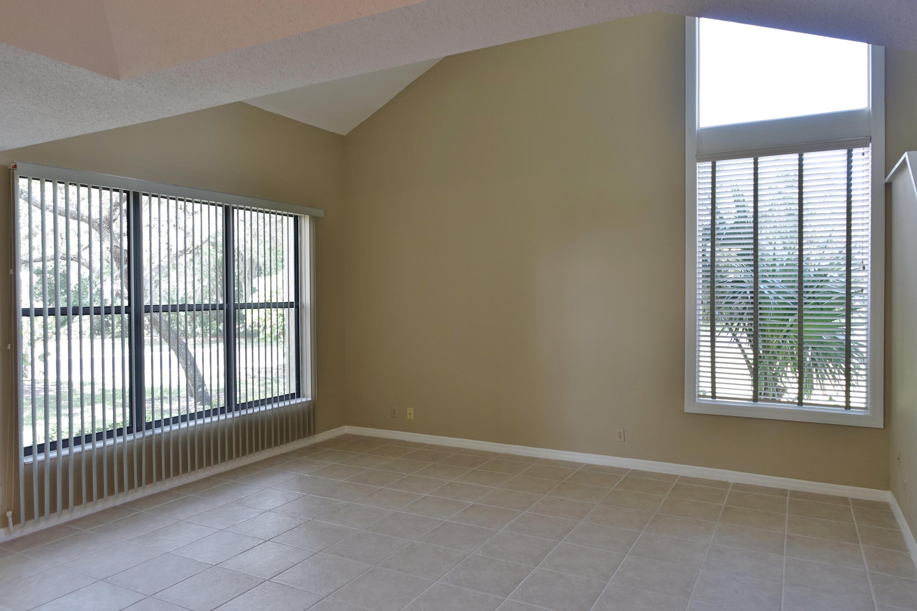 5190 SE Seascape Way 103