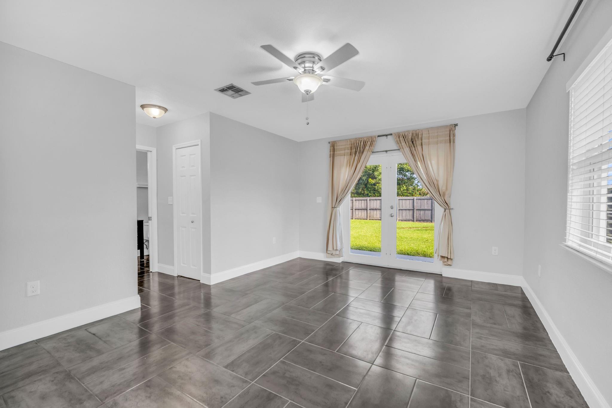 BREEZY MANOR AMENDED - Residential