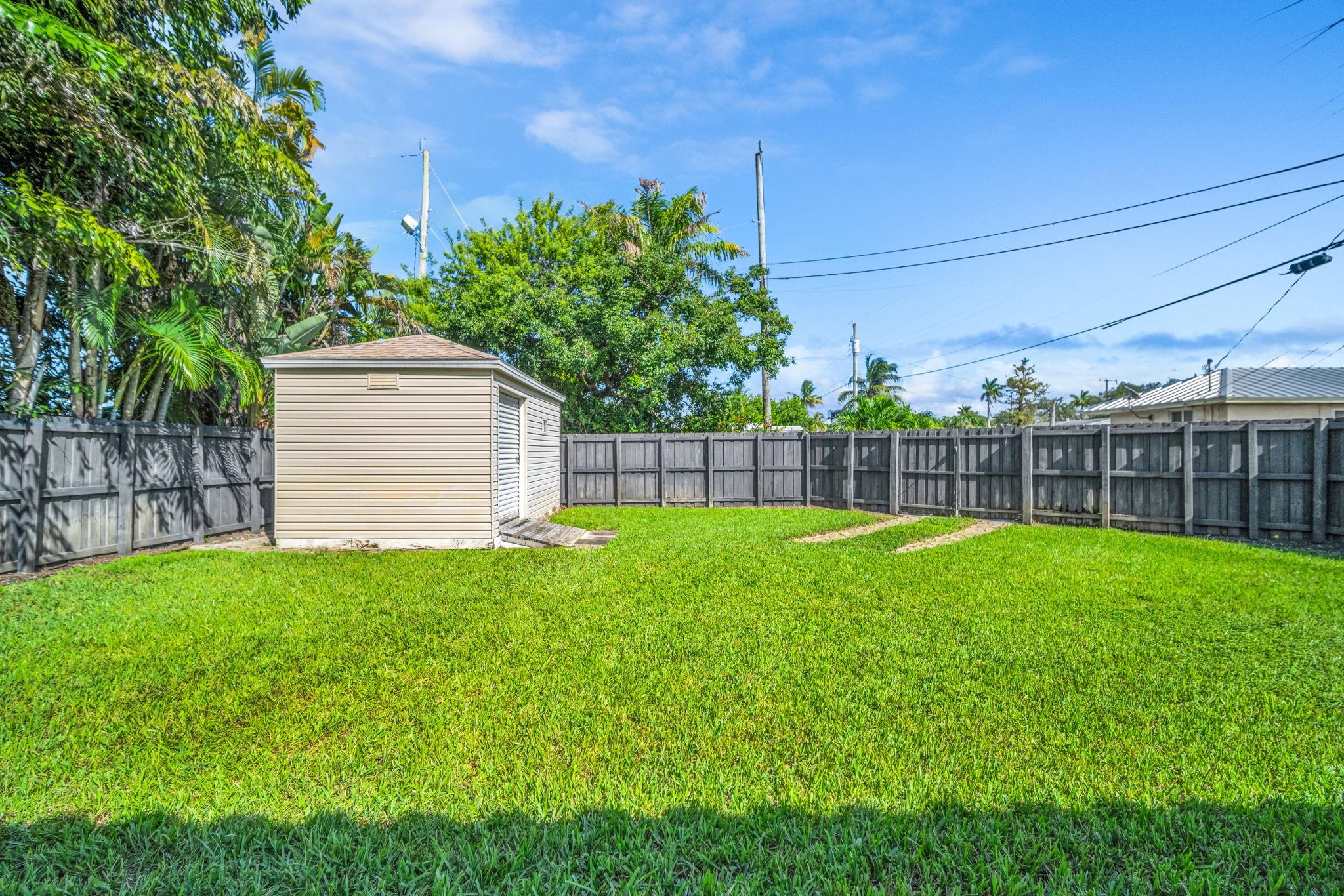 BREEZY MANOR AMENDED - Residential