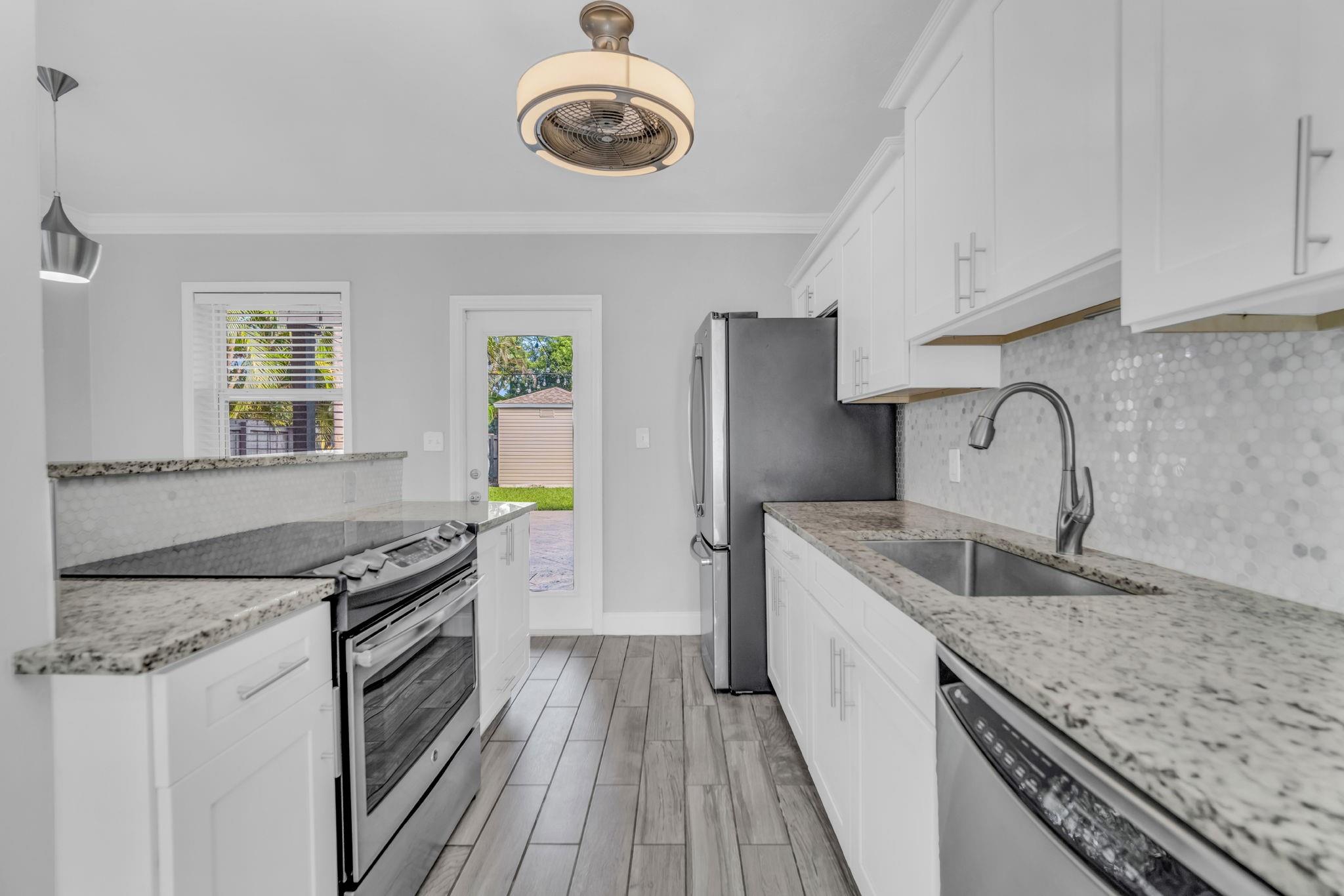 BREEZY MANOR AMENDED - Residential