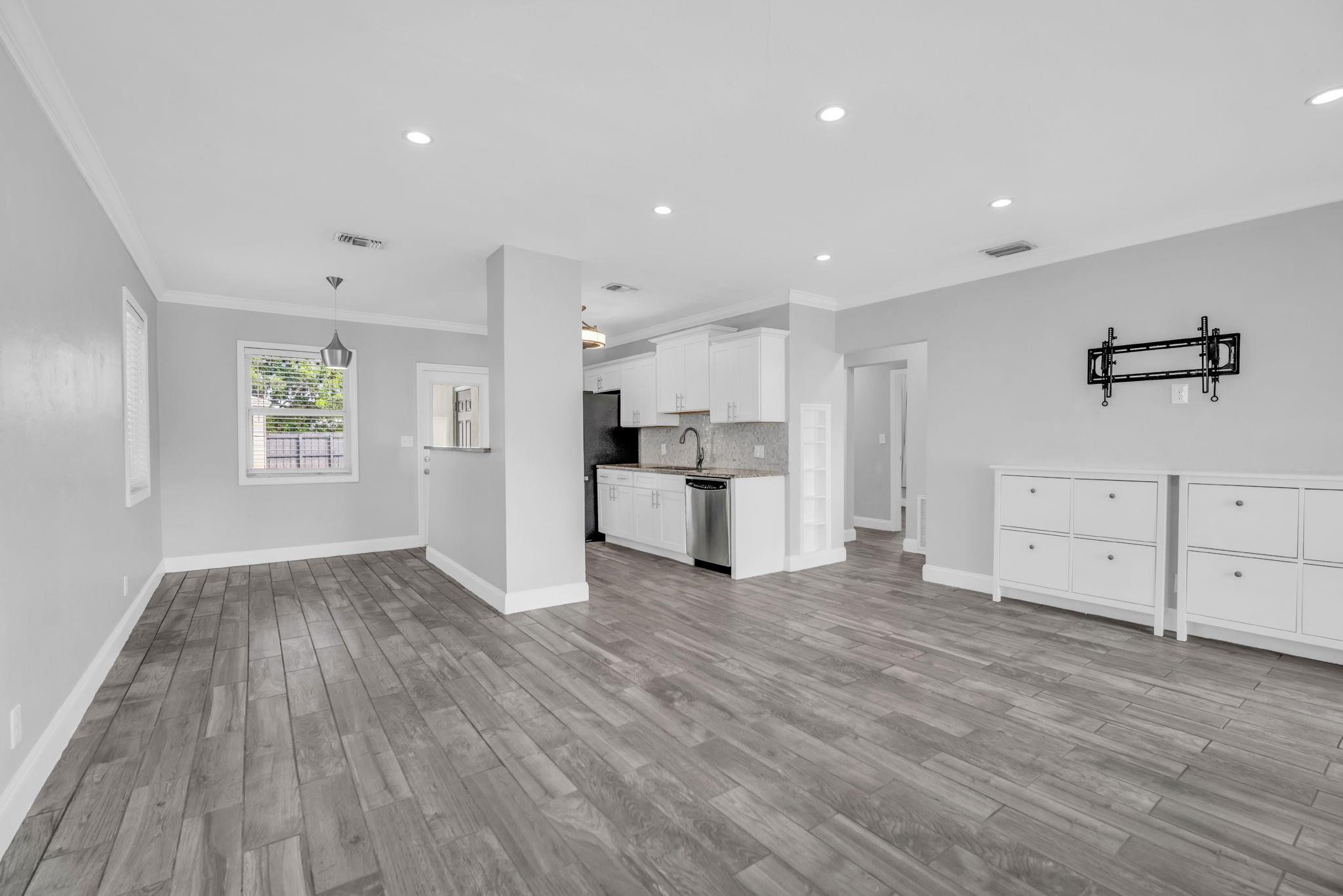 BREEZY MANOR AMENDED - Residential