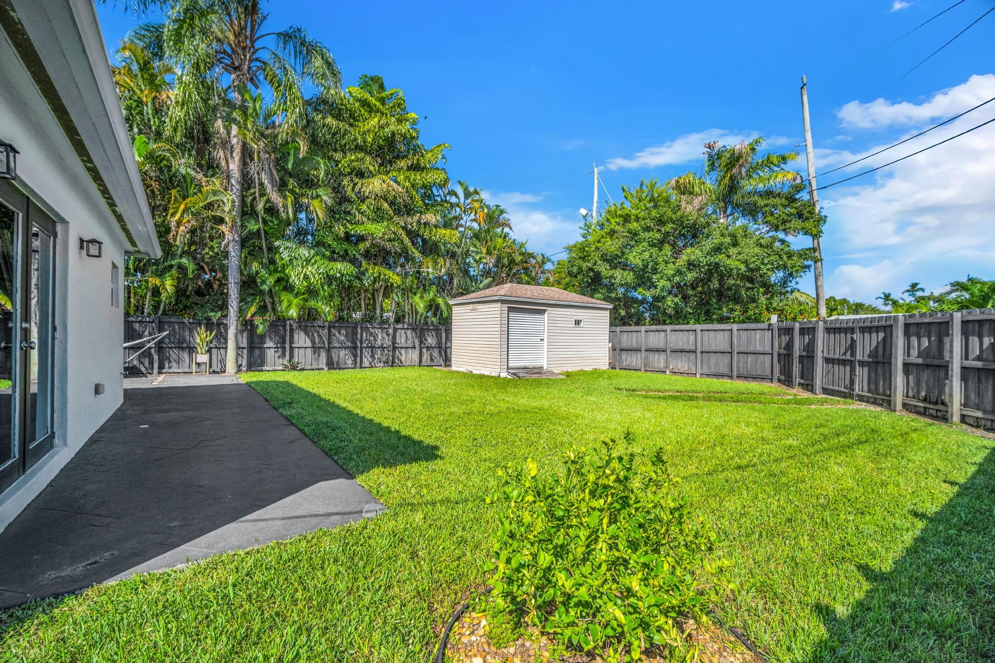 BREEZY MANOR AMENDED - Residential