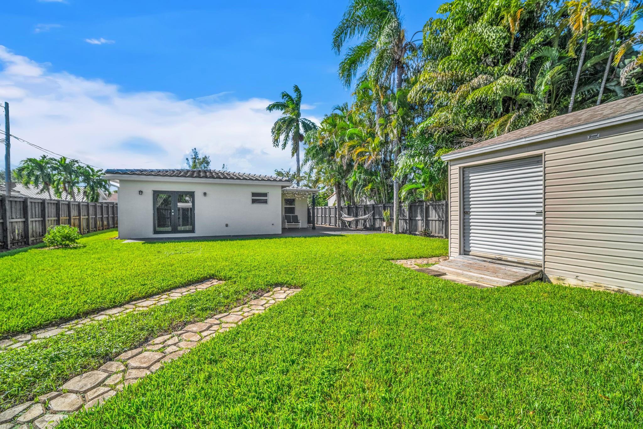 BREEZY MANOR AMENDED - Residential