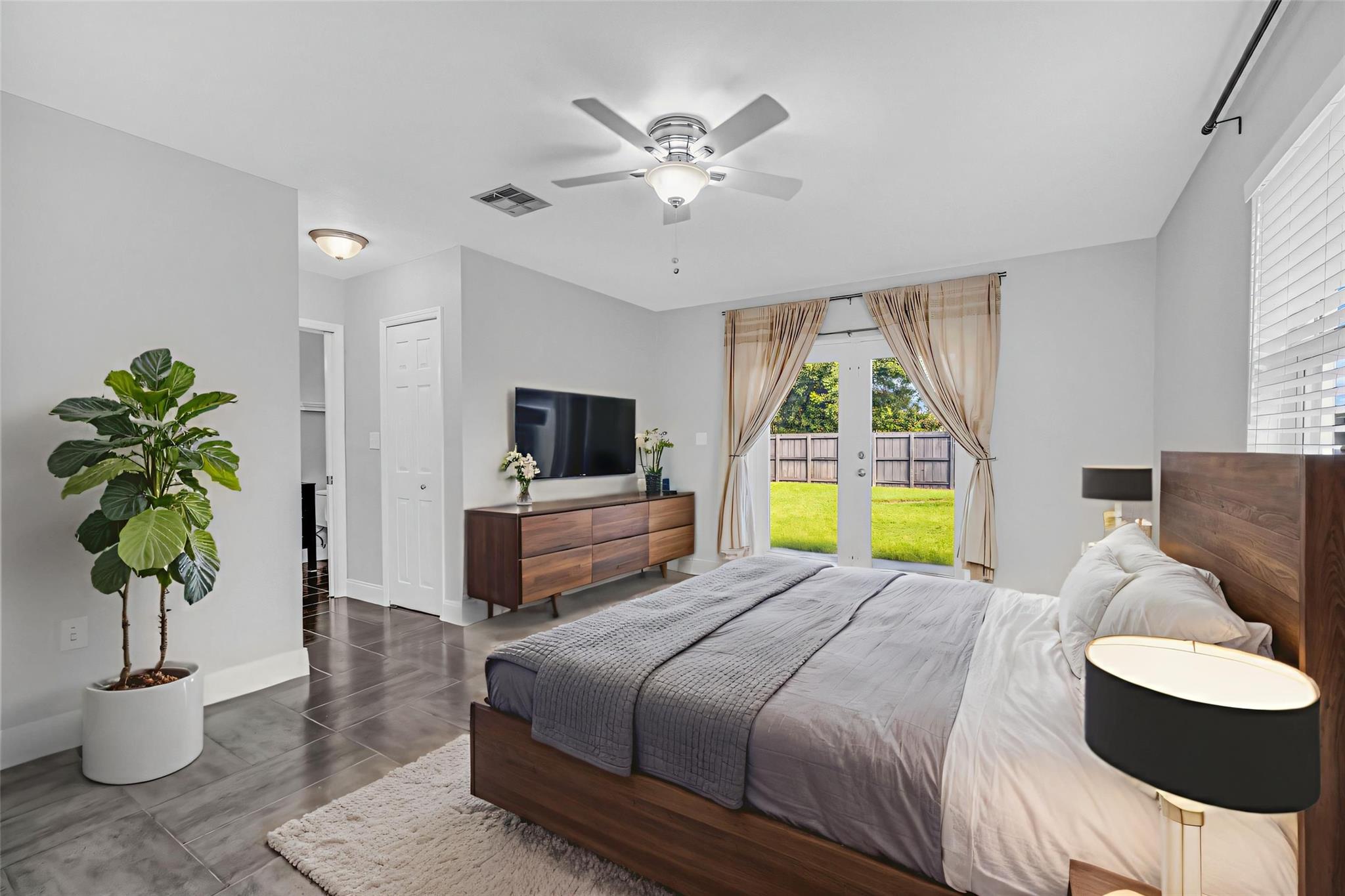 BREEZY MANOR AMENDED - Residential