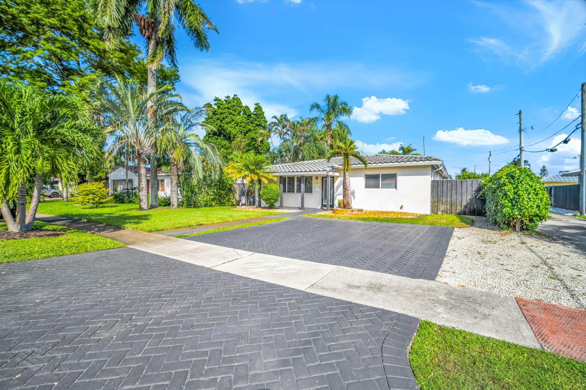 BREEZY MANOR AMENDED - Residential