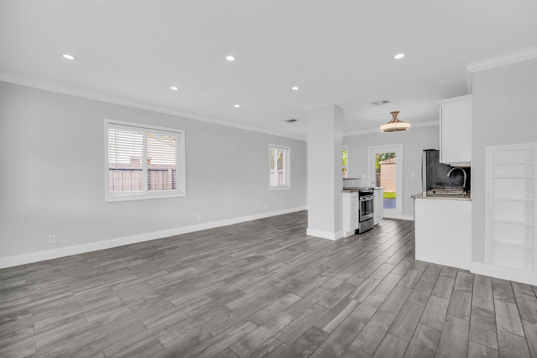 BREEZY MANOR AMENDED - Residential