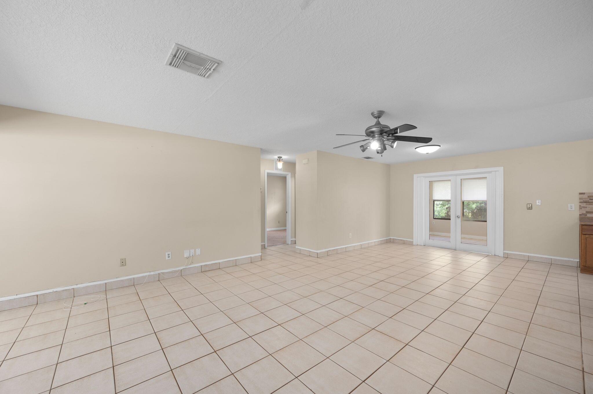 PORT ST LUCIE-SECTION 18- - Residential