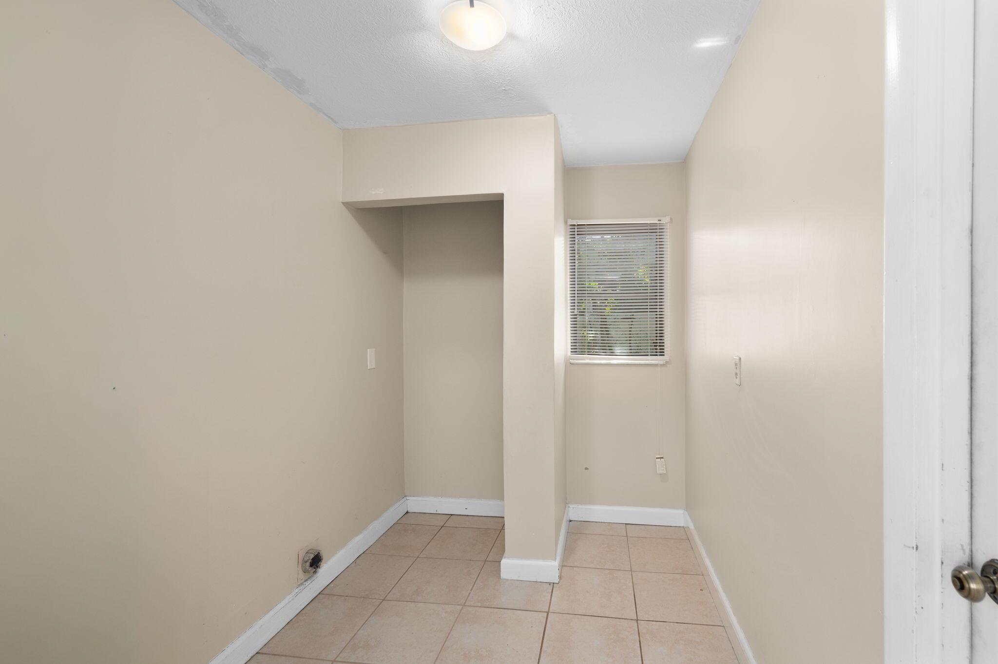 PORT ST LUCIE-SECTION 18- - Residential