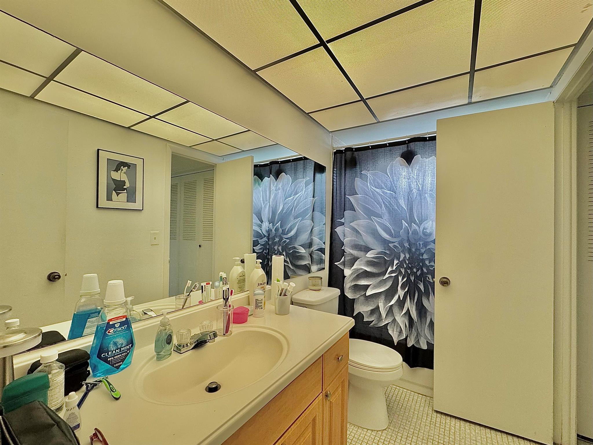 QUINSANA GARDENS CONDO - Residential Lease