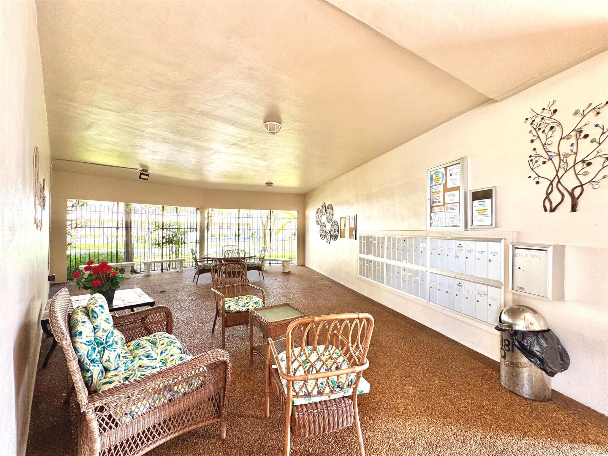 QUINSANA GARDENS CONDO - Residential Lease