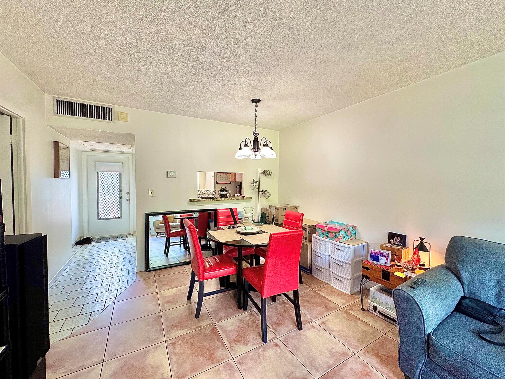 QUINSANA GARDENS CONDO - Residential Lease