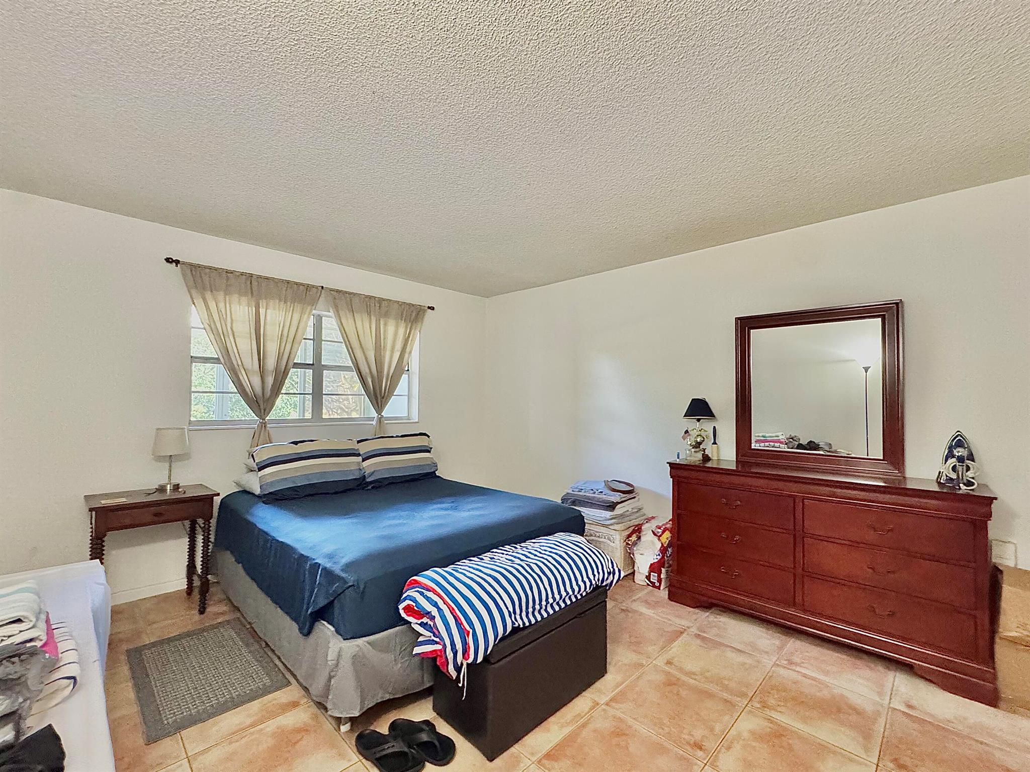 QUINSANA GARDENS CONDO - Residential Lease