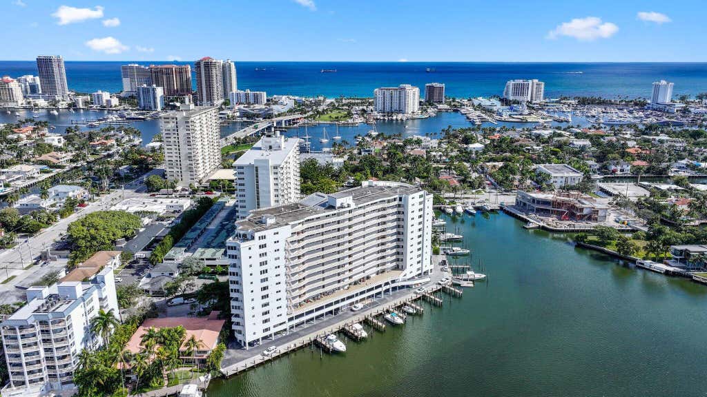 Photo of 333 SUNSET Drive #502, Fort Lauderdale, FL 33301 (MLS # B26066429)