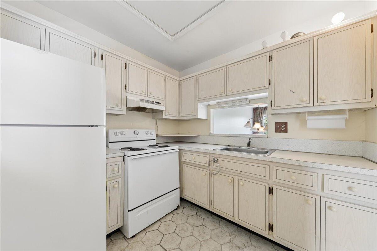 4411 NW 16th Street Apt 206
