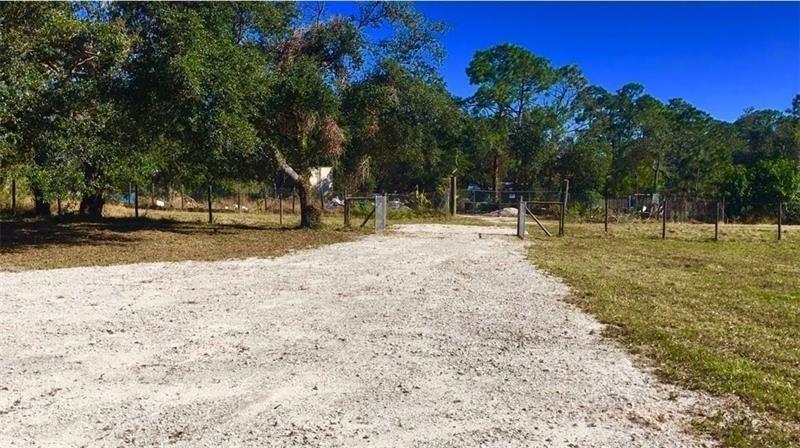 BEAUTIFUL 1.25 ACRES OF VACANT LAND LOCATED IN CLEWISTON, FL (MONTURA RANCHES) IN HENRY COUNTY. THE LAND HAS BEEN CLEARED AND IT IS VERY WELL MAINTAINED.
