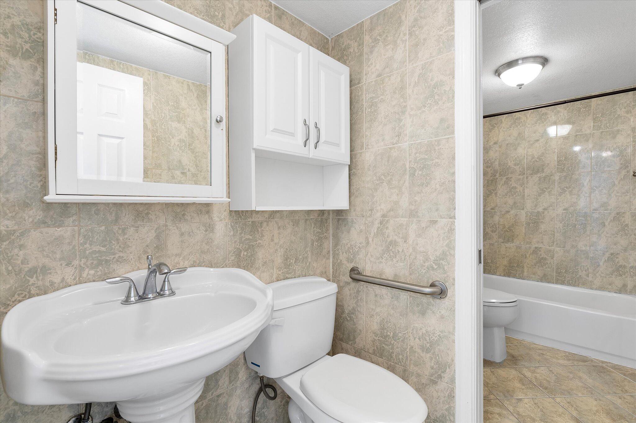 EL PARAISO CONDO - Residential