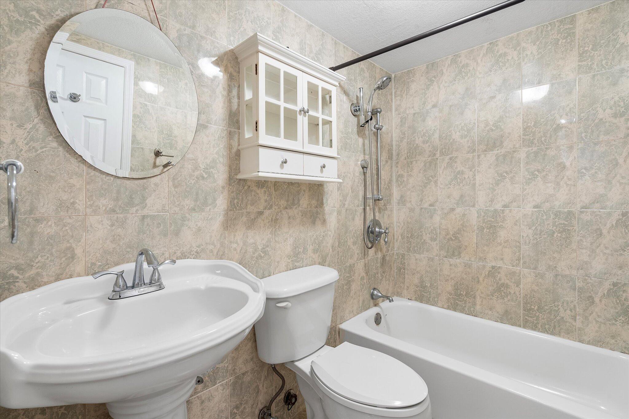 EL PARAISO CONDO - Residential