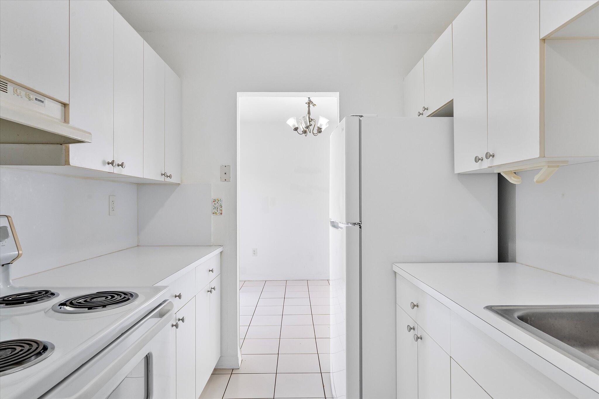 EL PARAISO CONDO - Residential