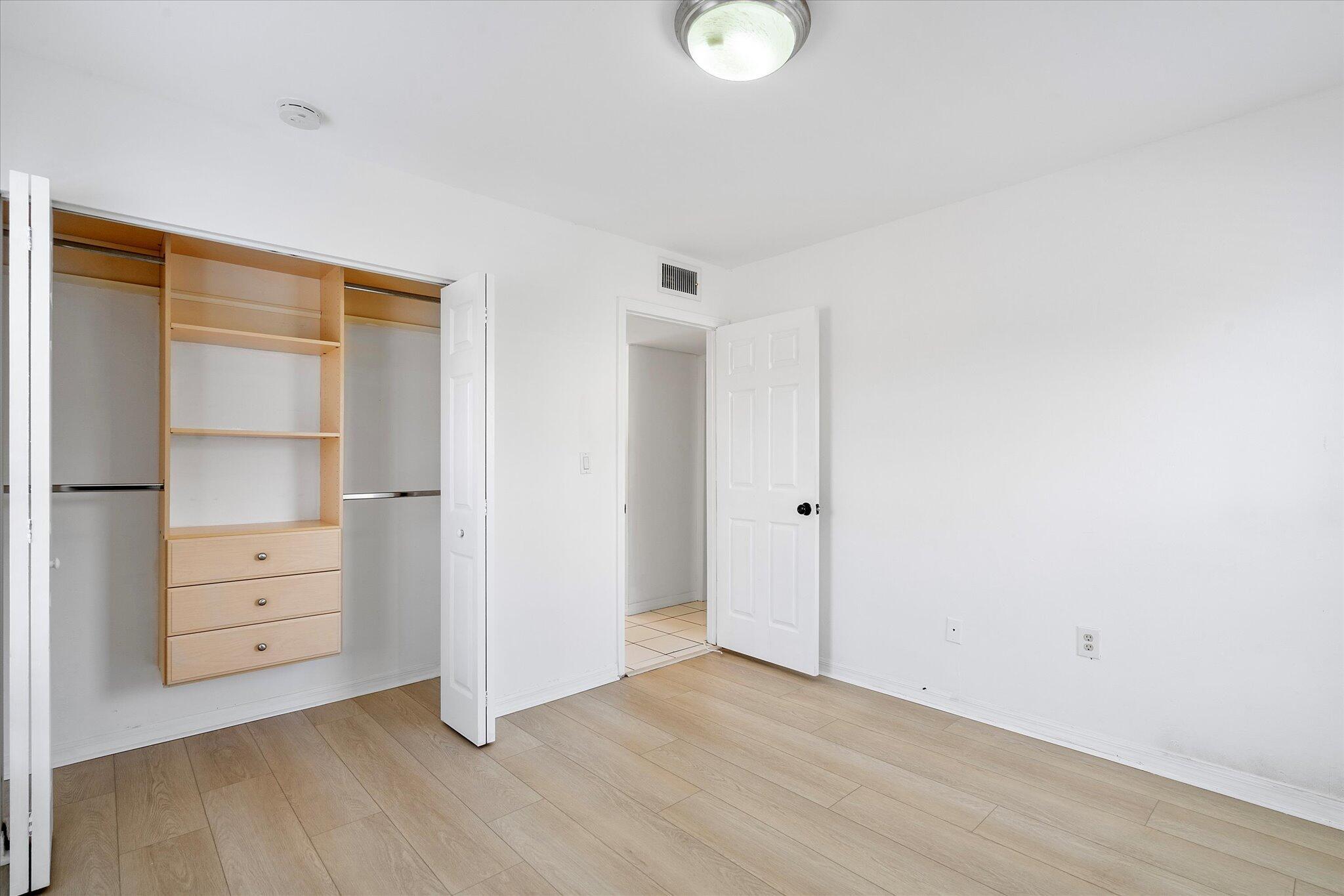 EL PARAISO CONDO - Residential