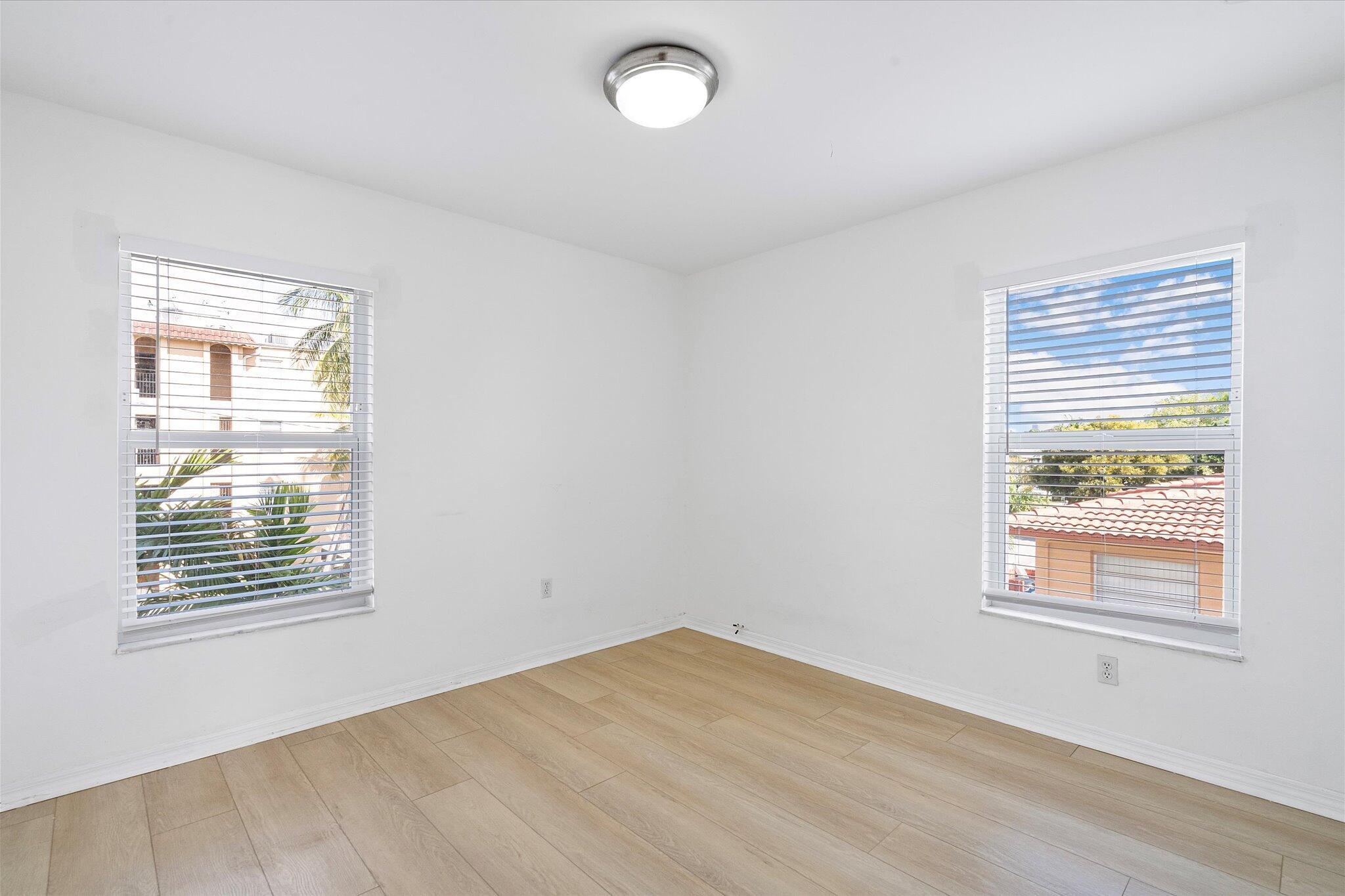 EL PARAISO CONDO - Residential