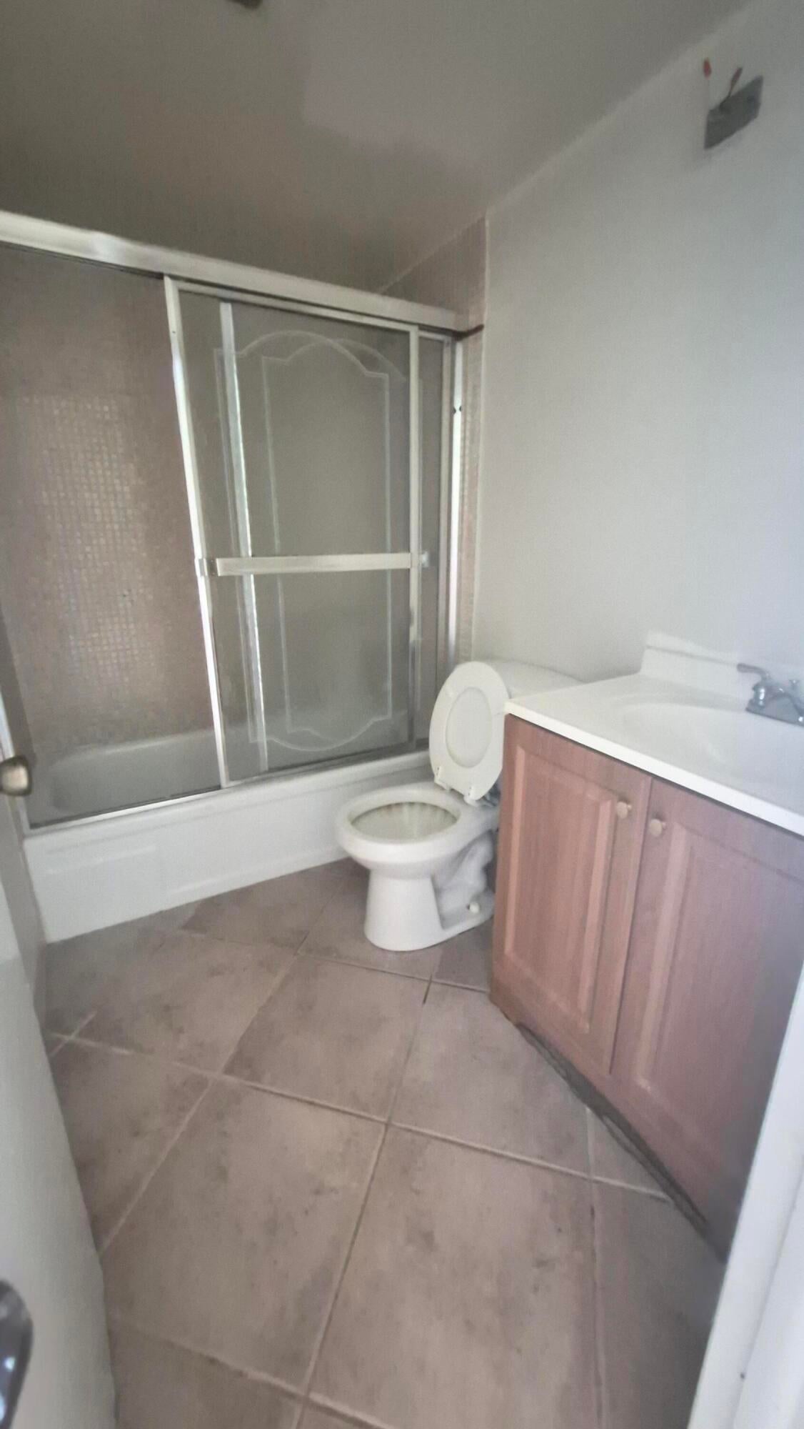 79 Canterbury D