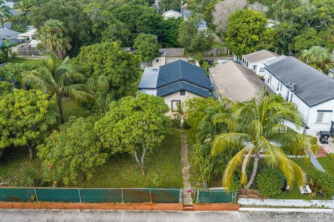 Tiny photo for 223 N F Street, Lake Worth Beach, FL 33460 (MLS # B26089829)