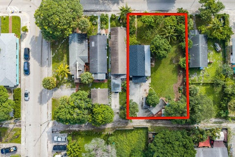 Tiny photo for 223 N F Street, Lake Worth Beach, FL 33460 (MLS # B26089829)