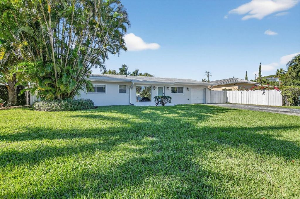 Photo of 3751 NE 5th Avenue, Boca Raton, FL 33431 (MLS # R11151734)