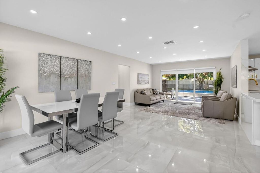 Photo of 3751 NE 5th Avenue, Boca Raton, FL 33431 (MLS # R11151734)