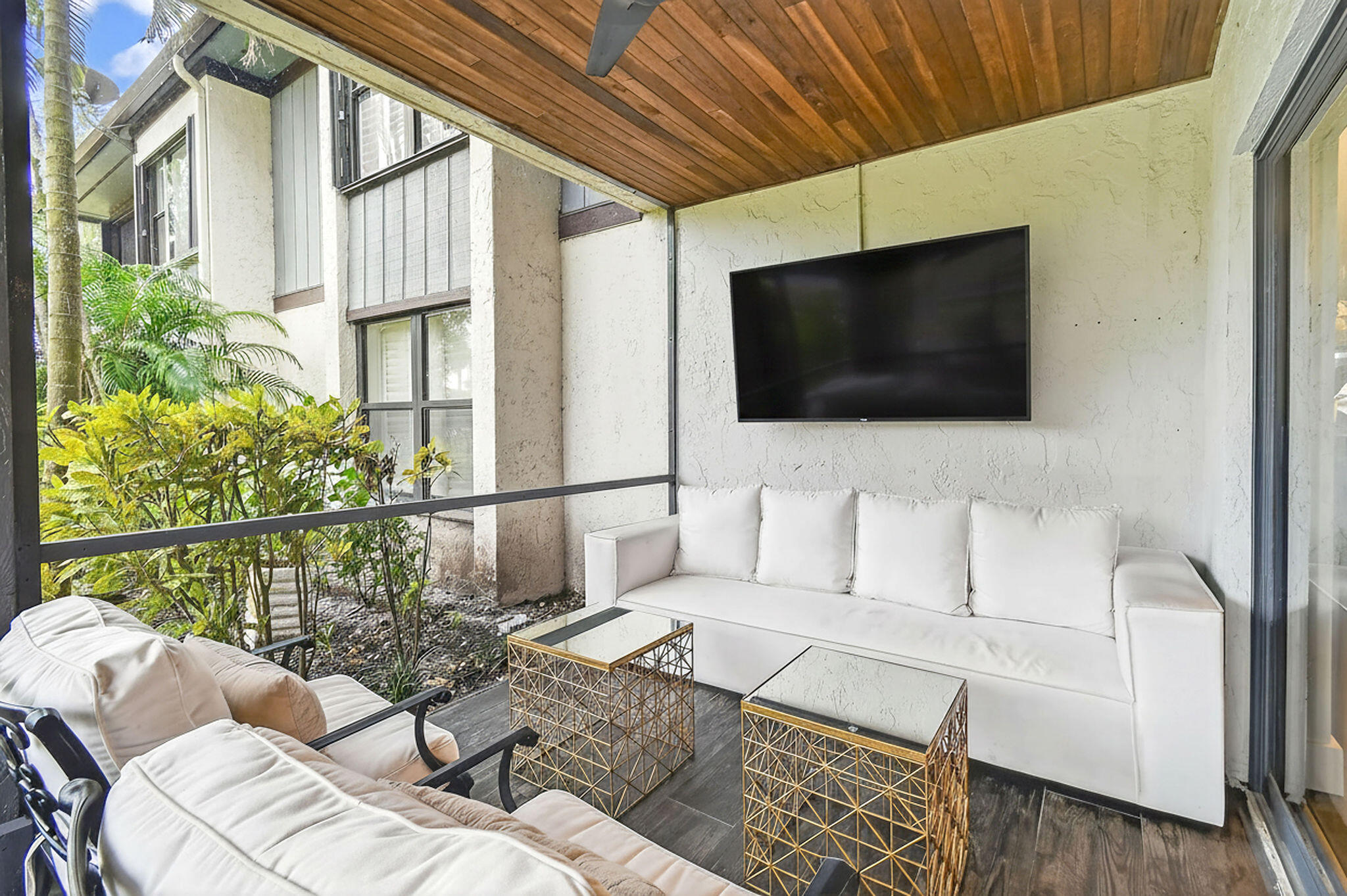 LA QUINTA CONDO - Residential