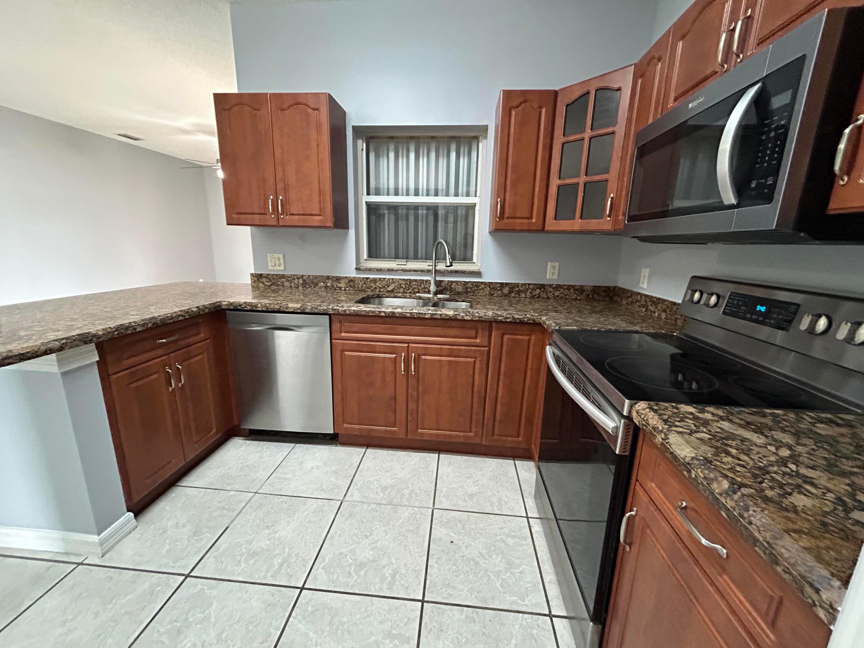 PORT ST LUCIE SECTION 3 - Residential Lease