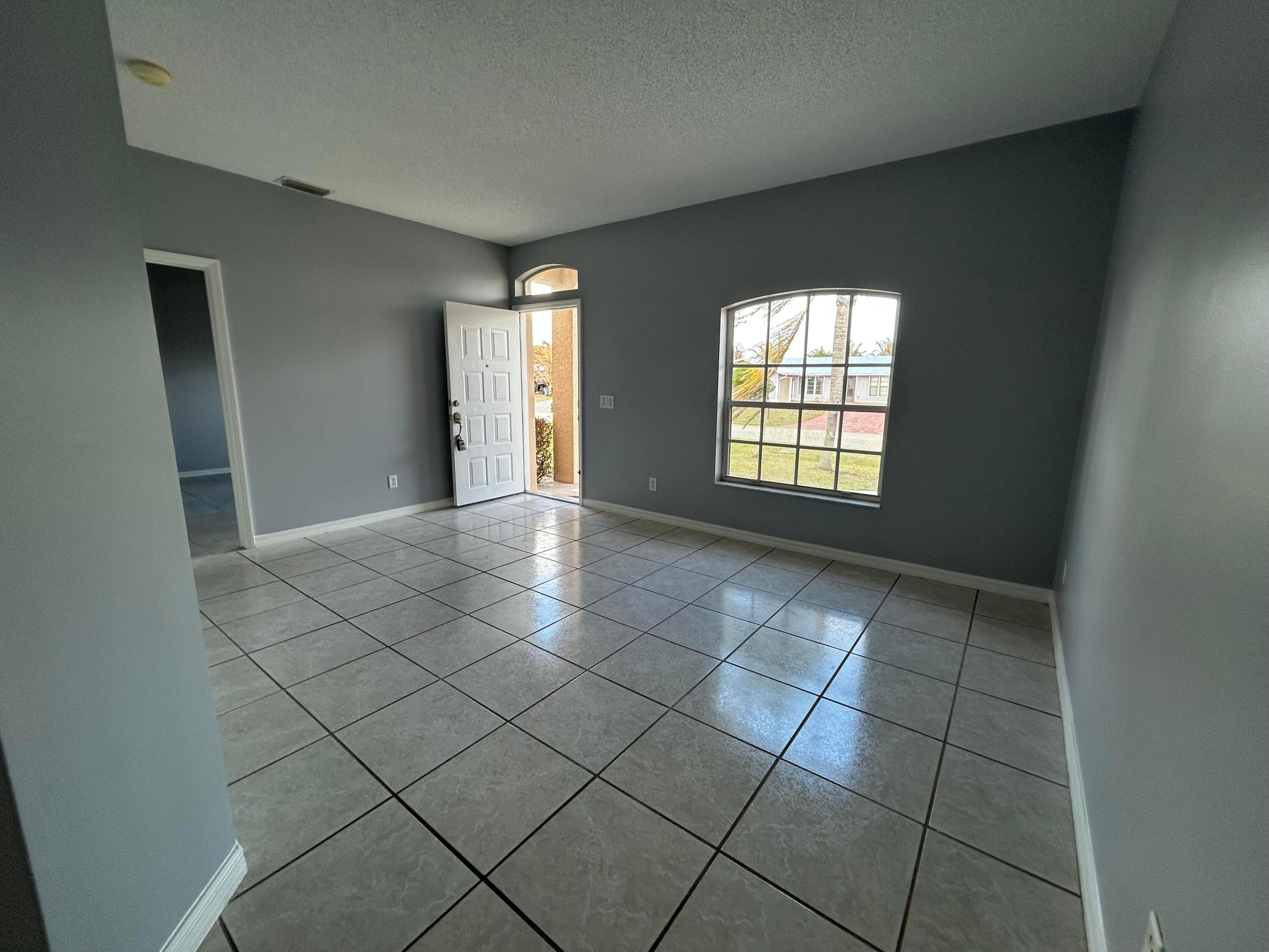 PORT ST LUCIE SECTION 3 - Residential Lease