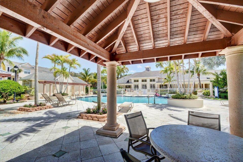 SOMERSET AT ABACOA CONDO - Residential