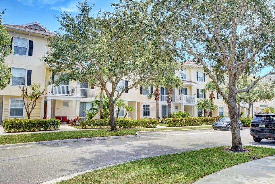 SOMERSET AT ABACOA CONDO - Residential