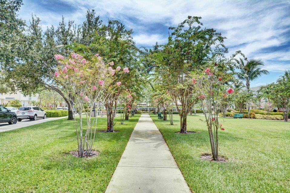 SOMERSET AT ABACOA CONDO - Residential