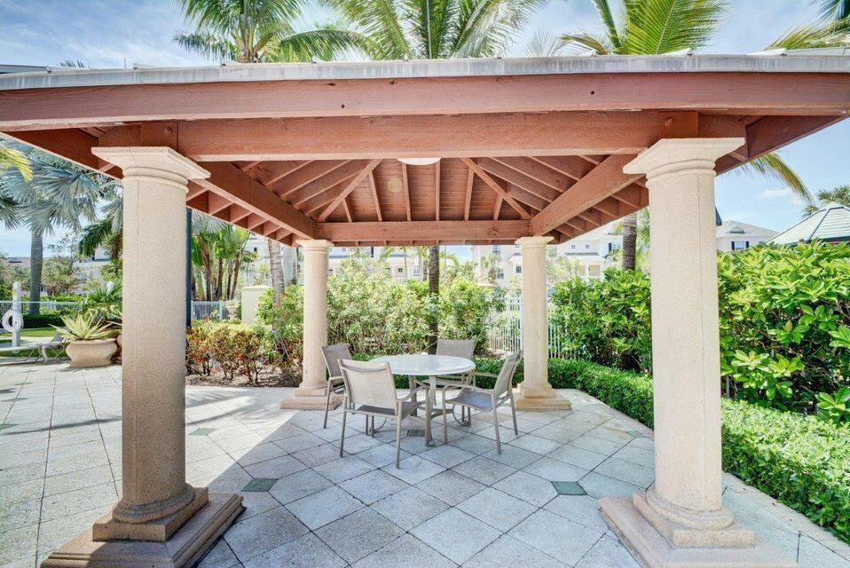 SOMERSET AT ABACOA CONDO - Residential