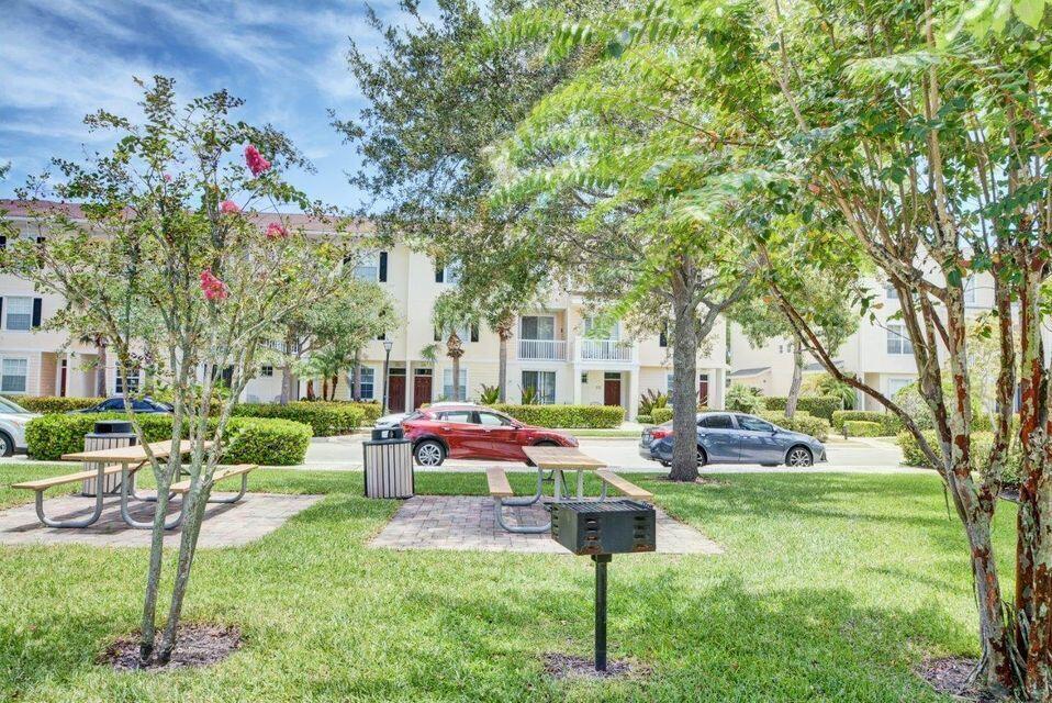 SOMERSET AT ABACOA CONDO - Residential