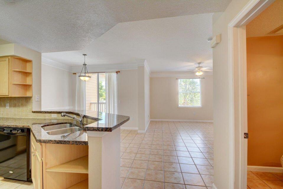 SOMERSET AT ABACOA CONDO - Residential