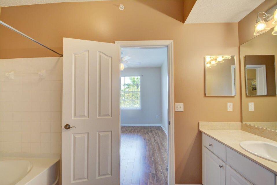 SOMERSET AT ABACOA CONDO - Residential