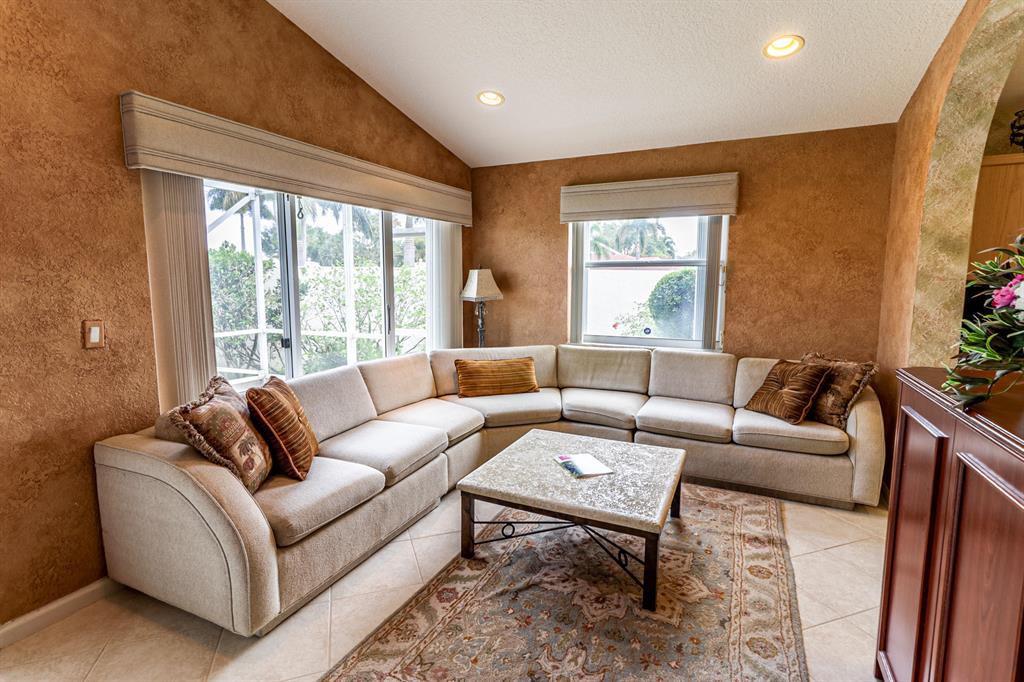 CORAL LAKES - Residential