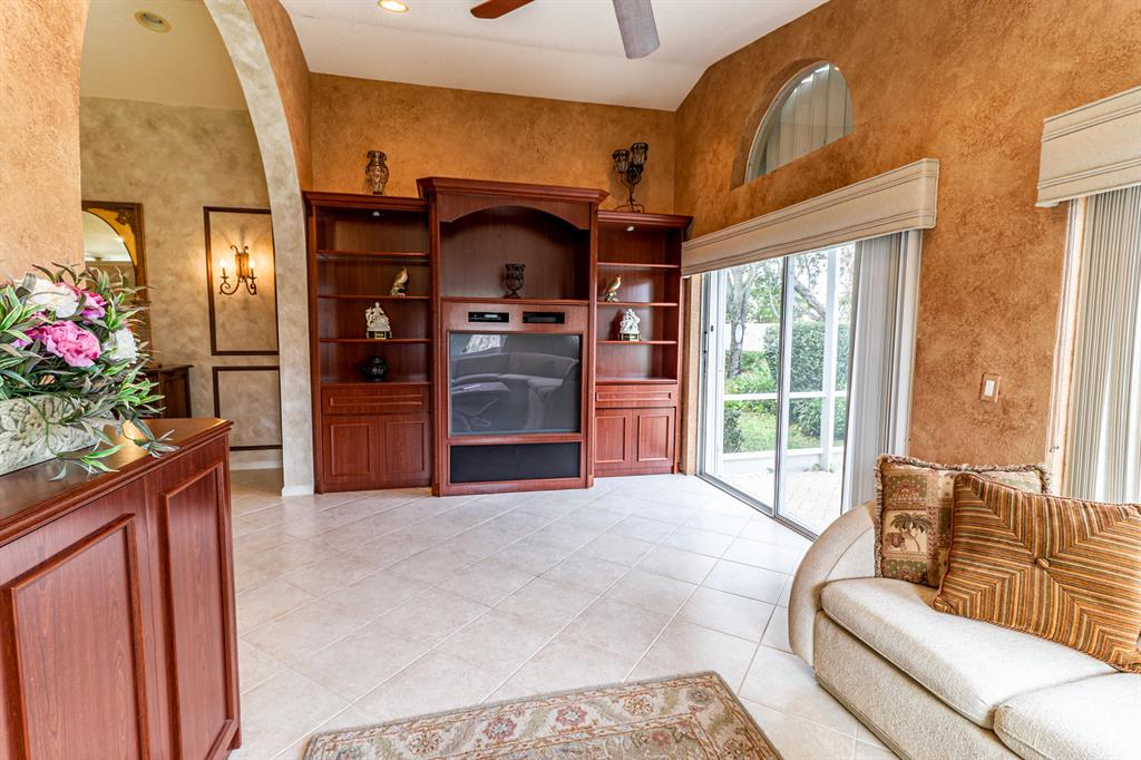 CORAL LAKES - Residential