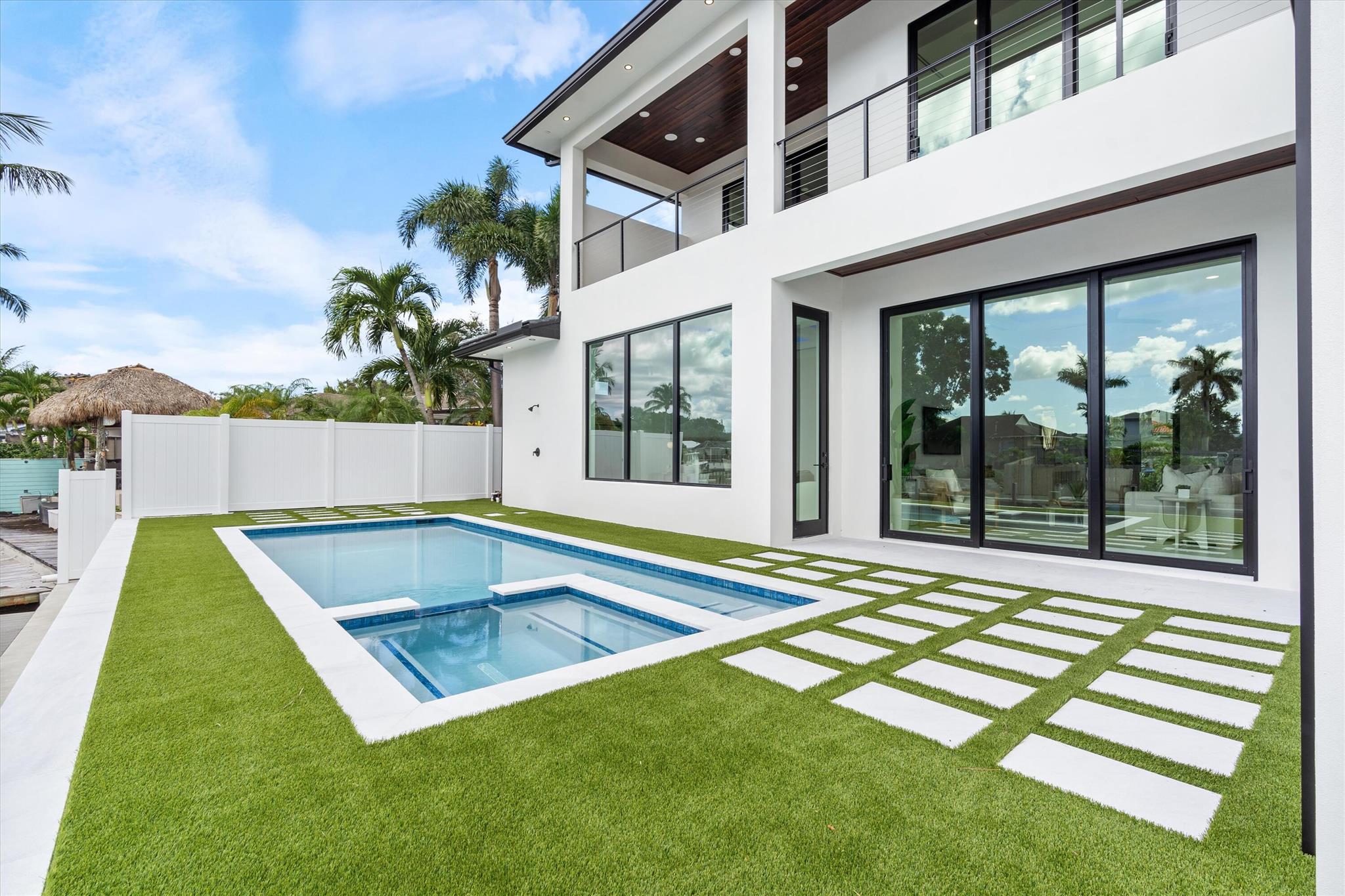 PARADISE PORT - Residential