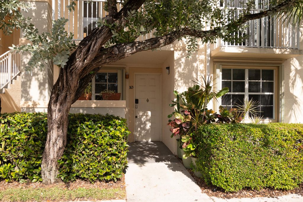 Photo of 1140 University Boulevard #10, Jupiter, FL 33458 (MLS # R11149132)
