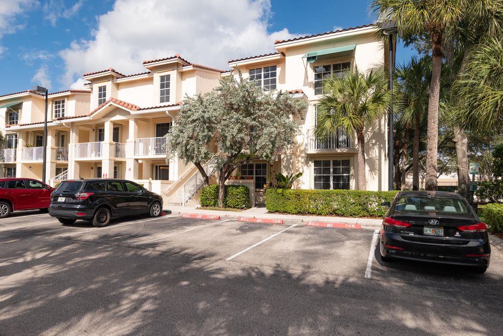 Photo of 1140 University Boulevard #10, Jupiter, FL 33458 (MLS # R11149132)