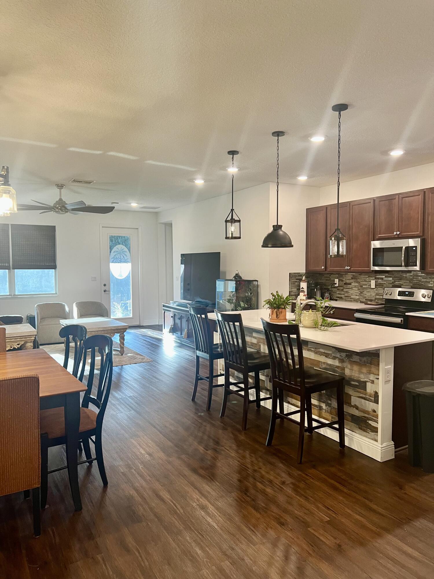 CRYSTAL LAKE 1ST SEC Veleiros - Residential