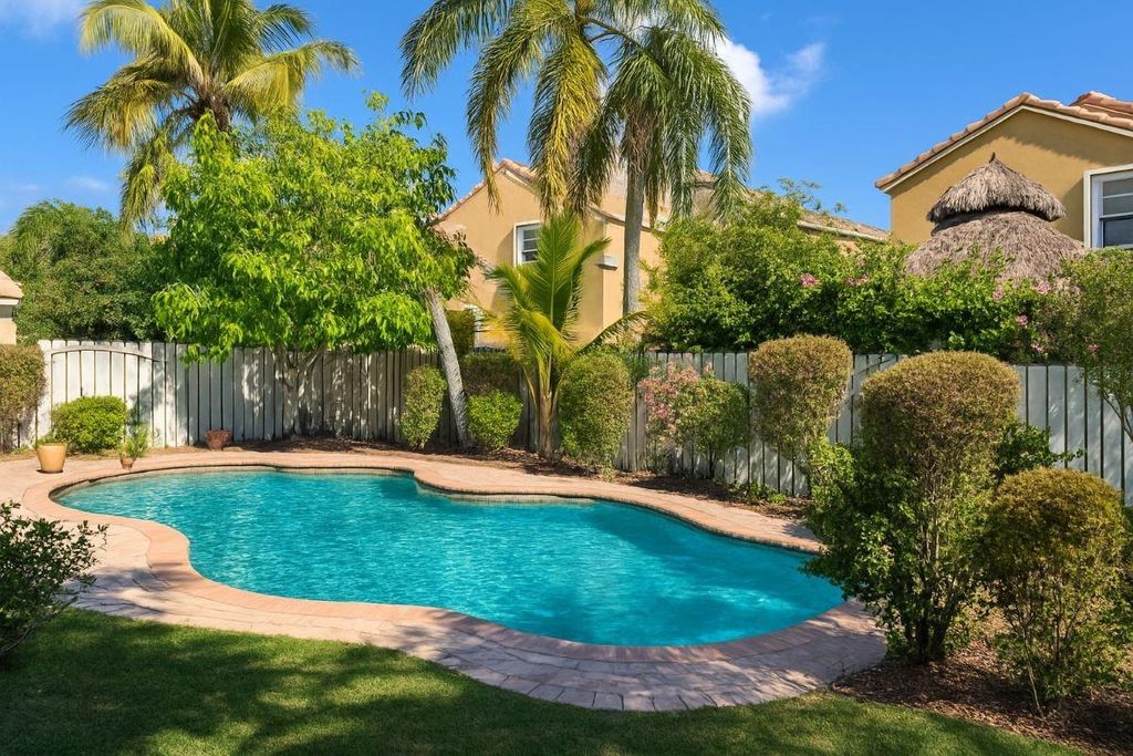 Photo of 19101 NW 11th St, Pembroke Pines, FL 33029 (MLS # F10538181)