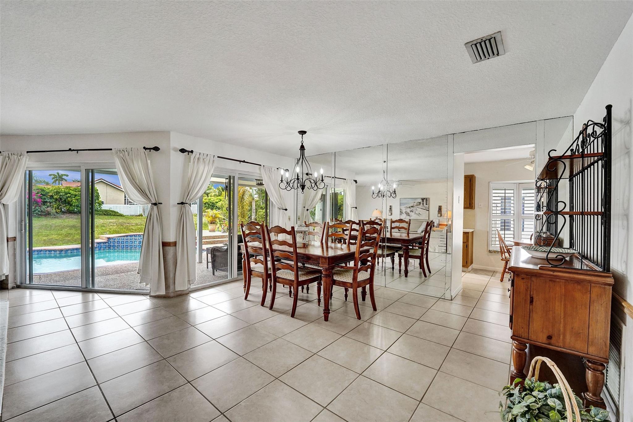 BONAVENTURE LAKES - Residential