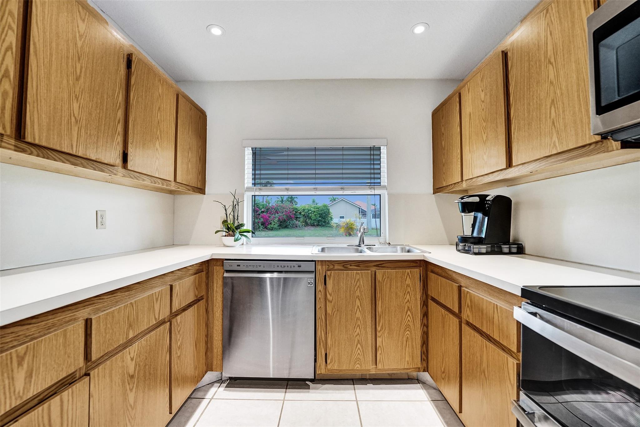 BONAVENTURE LAKES - Residential