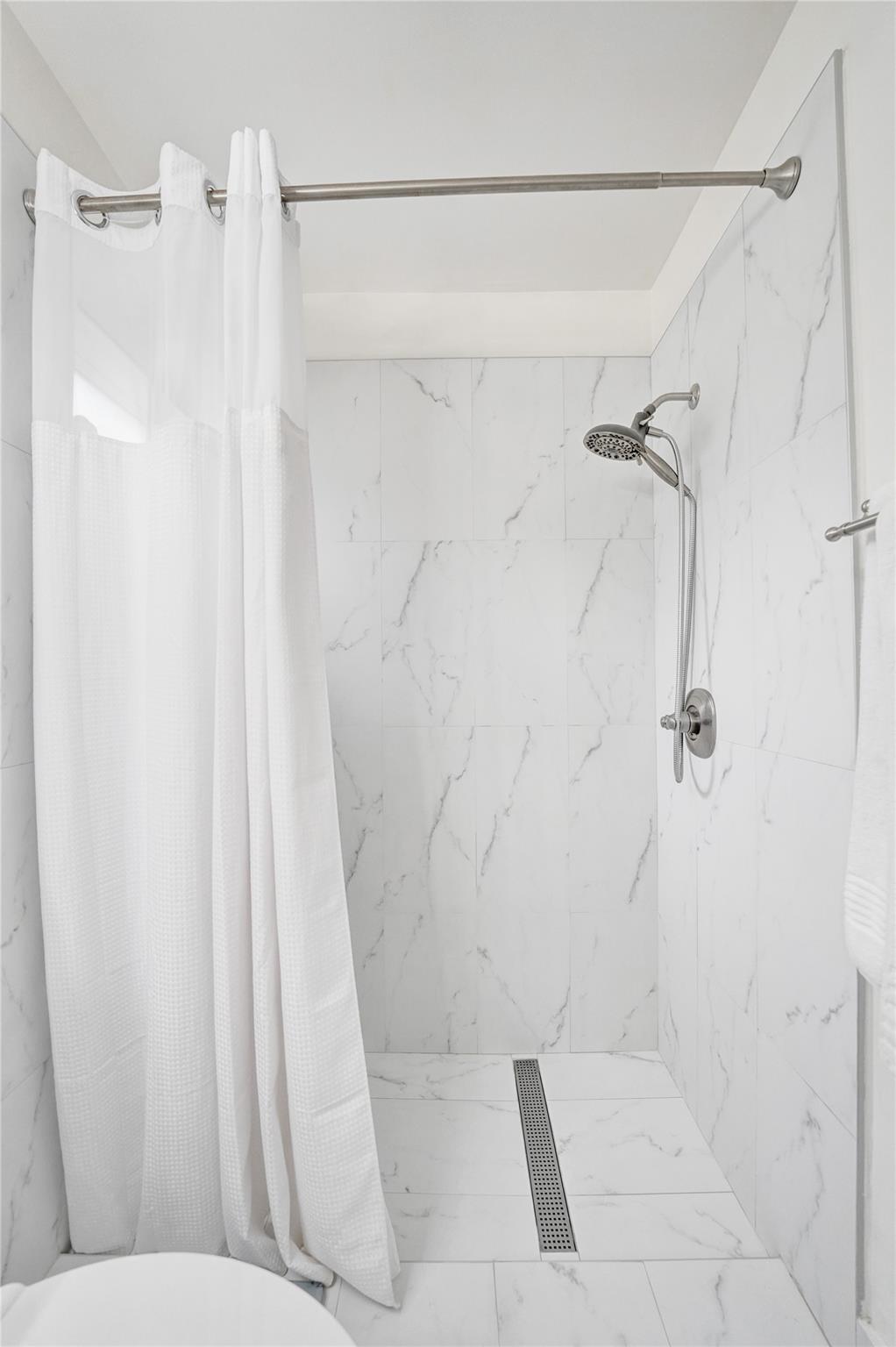 BONAVENTURE LAKES - Residential